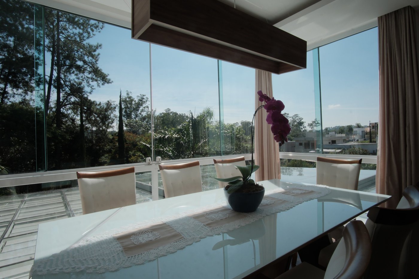 Casa de Alto Padrão à venda com 4 quartos, sendo 1 suíte, em condomínio, Cotia - SP