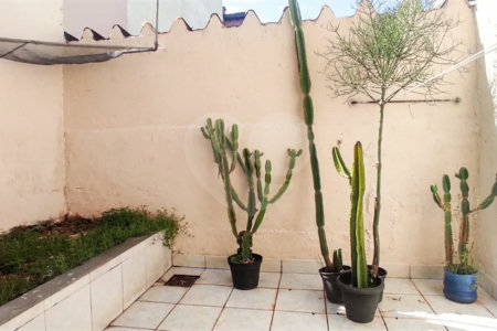 Casa com 180m², 3 dormitórios, 1 vaga, à venda na Vila Scarpelli em Santo André.