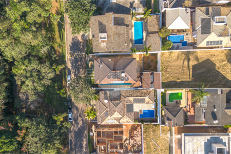 Belíssimo sobrado com piscina aquecida no Condomínio Villagio Capriccio - Louveira SP.