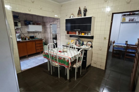 Oportunidade Única no Santa Felícia: Casa 3 dormitórios, Conforto, Espaço de Sobra e a Melhor Localização de São Carlos!