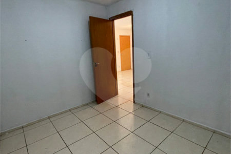Apartamento no Condomínio Mont Everest .