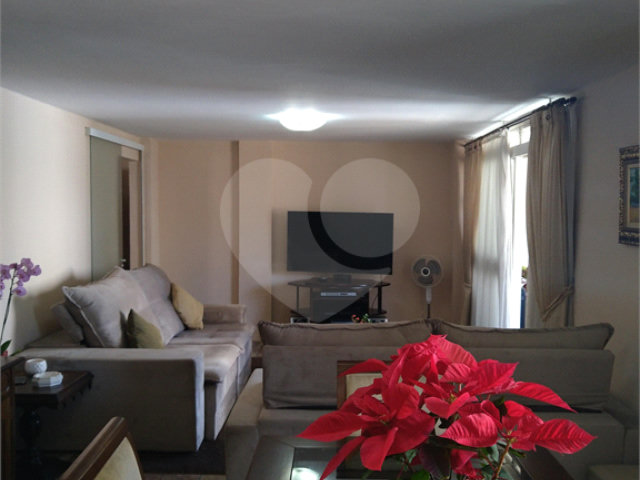 Apartamento à venda com 3 quartos, sendo 1 suíte,  em Pinheiros, São Paulo, SP