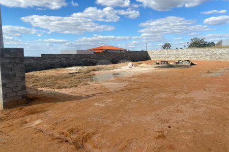 Terreno com 1.000m2 á venda, em São Carlos-SP.
