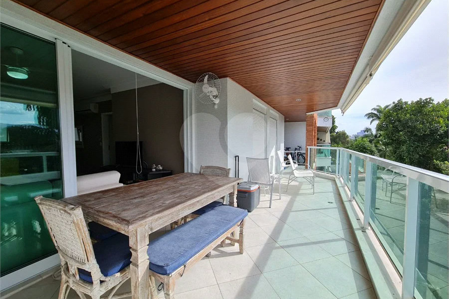 Apartamento à venda com 4 quartos, sendo 2 suítes, em Riviera de São Lourenço, Bertioga, SP