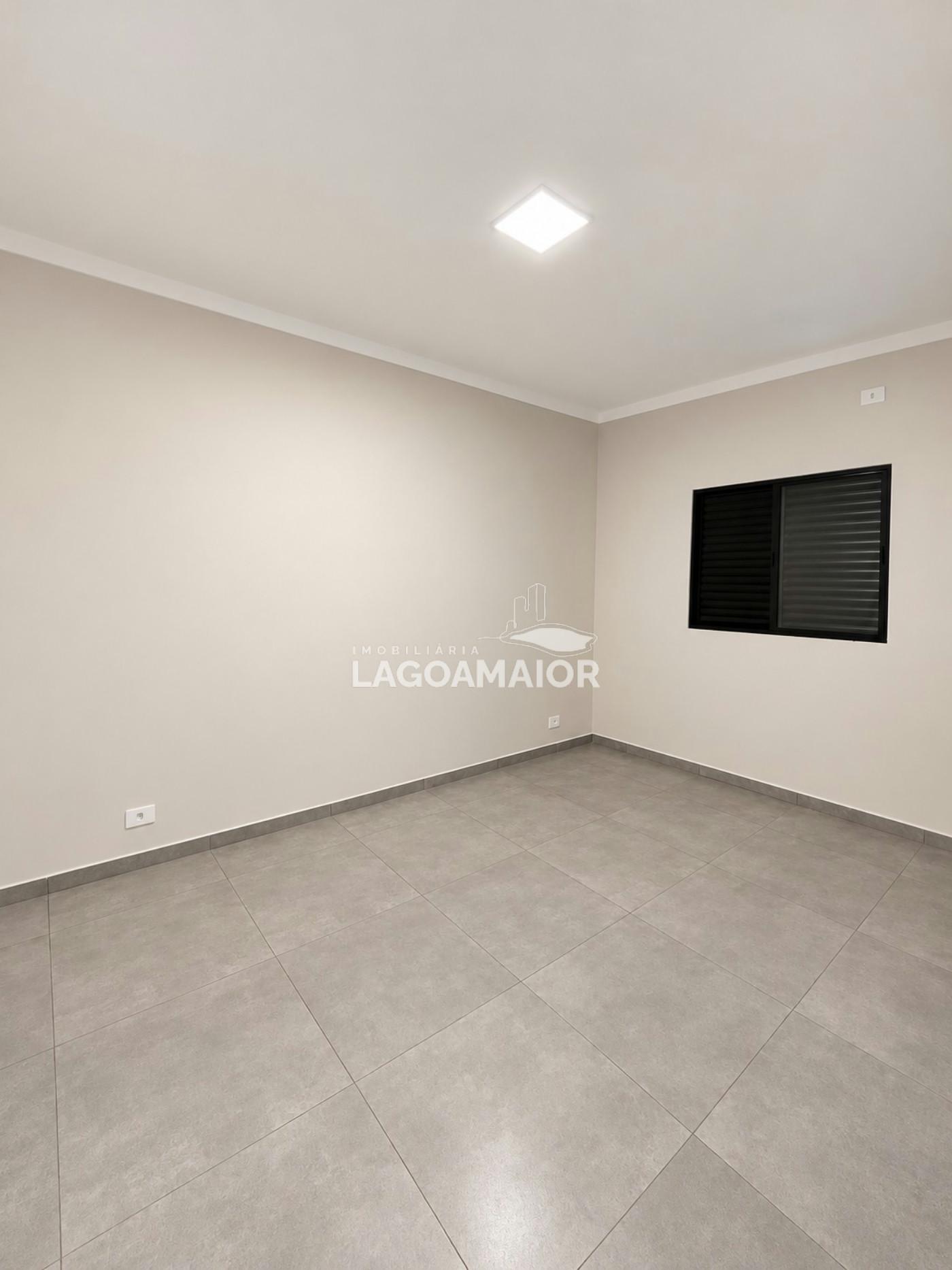 Casa à venda com 2 quartos no condomínio Alto do Capivari, Três Lagoas - MS