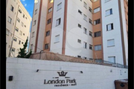 Apartamento no Condomínio London Park .
