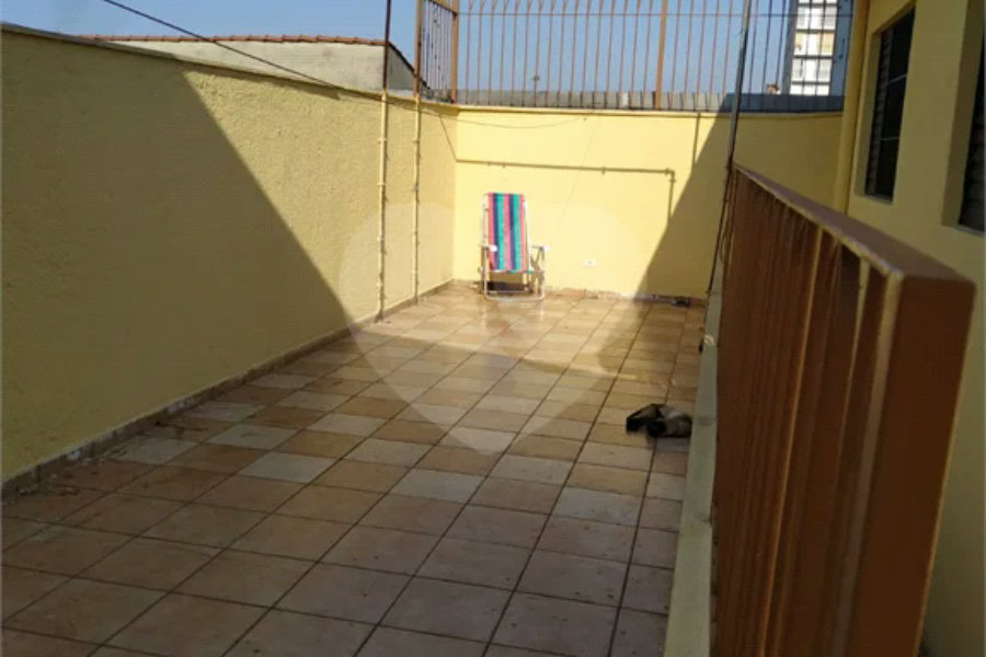 Linda Casa com 04 Dorm 01 Suíte 04 Vagas na Vila Santa Catarina para Venda.