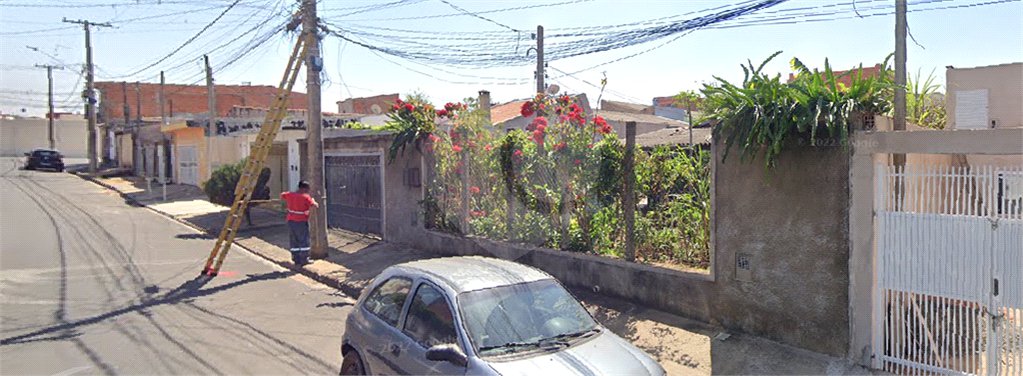 Casa térrea no Cidade Aracy .