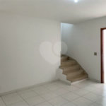Casa espaçosa com 3 quartos, suíte, quintal e 2 vagas na Vila Santa Catarina