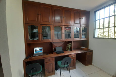 Casa de Alto Padrão à Venda e Locação no Parque Santa Mônica - São Carlos