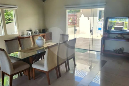 CASA EM CONDOMÍNIO FECHADO COM 220M² Área Construída e 1500m² de Area Total com 4 Suítes. Cond Village de Atibaia - Atibaia -Sp