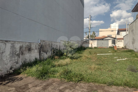 Terreno á venda no Jardim Paraíso