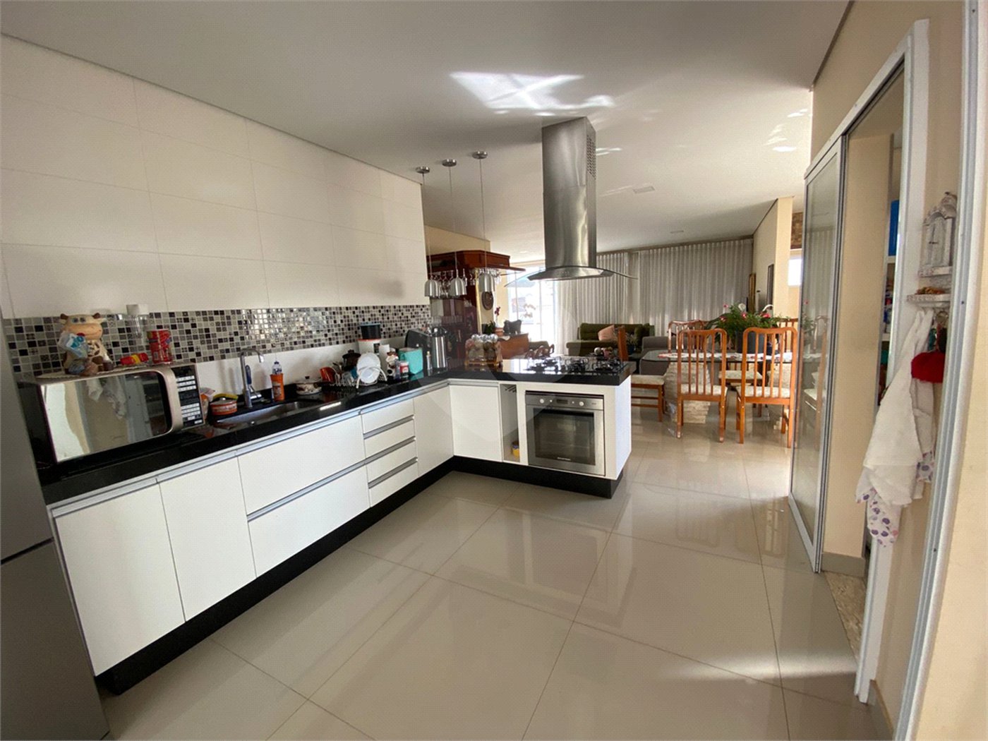 Linda casa Condomínio Santa Isabel I