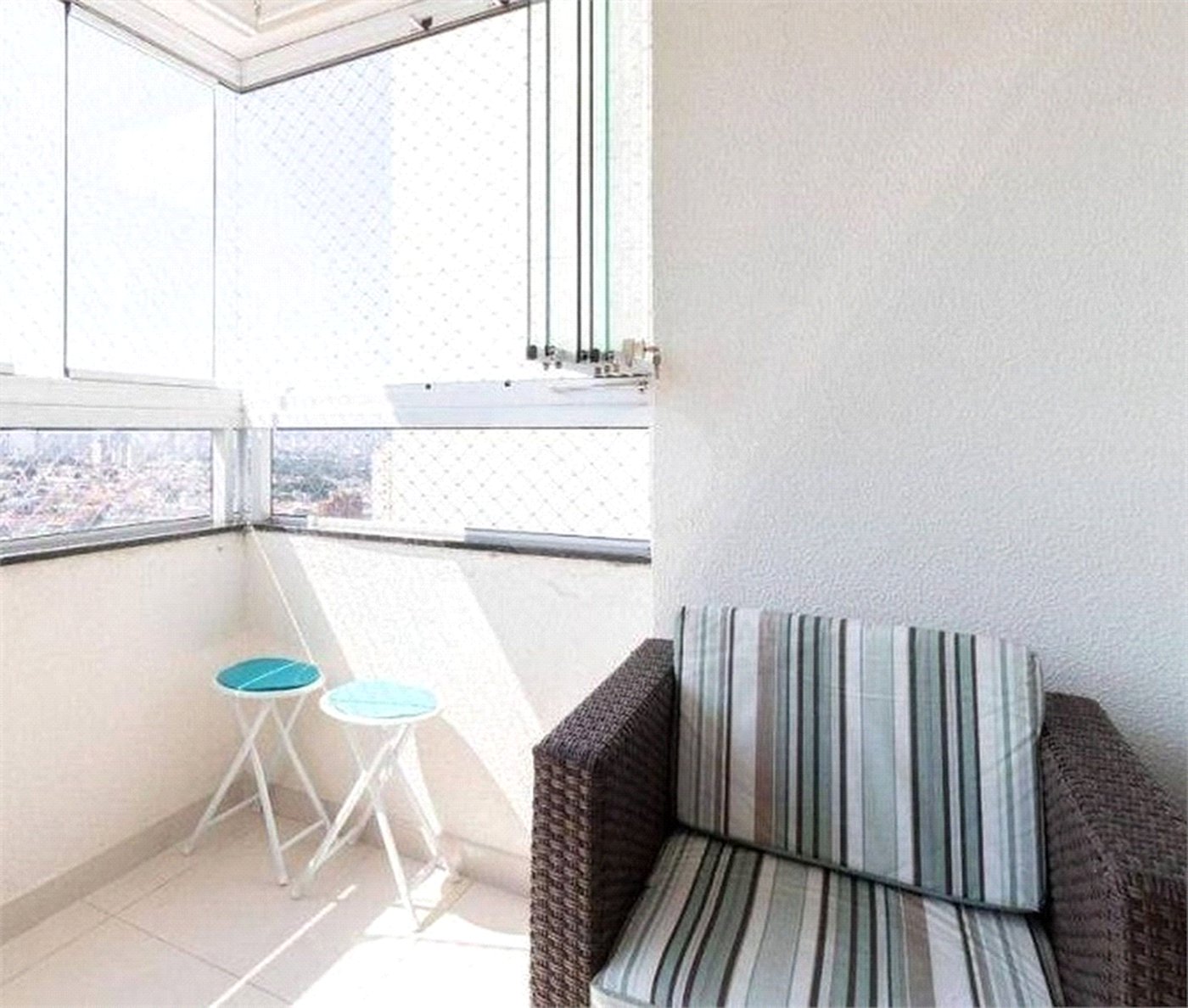 Apartamento Condominio Clube em Pinheiros com 90 m² Útil com 3 dormitórios sendo 1 suíte com 1 Vagas