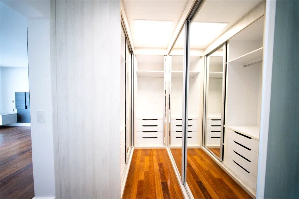 COBERTURA EXCLUSIVA 345 M2 COM 4 DORMITÓRIOS Á VENDA - TATUAPÉ ACEITA PERMUTA - PREÇO DE OPORTUNIDADE !