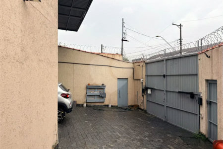 PRÉDIO COMERCIAL E RESIDENCIAL(KITNETS) COM GALPÃO À VENDA Jardim Ocara – Santo André/SP