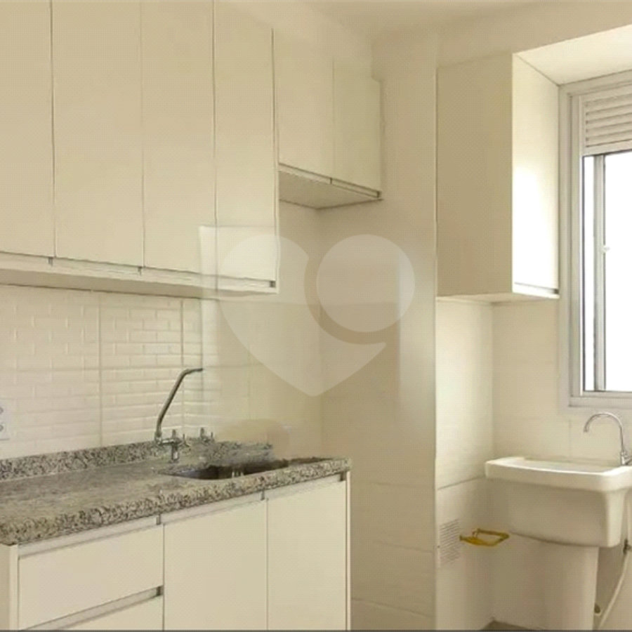 Apartamento de 38 m² com 2 dormitórios no Brás