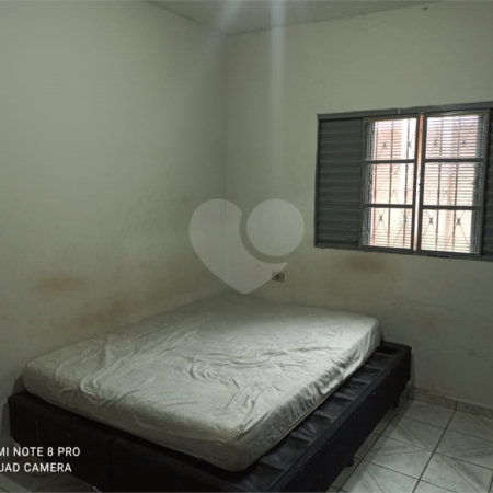Casa Térrea com 2 dormitórios.