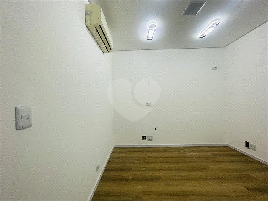 Consultório de 61 m² com 5 ambientes e Varanda no Domo Business!