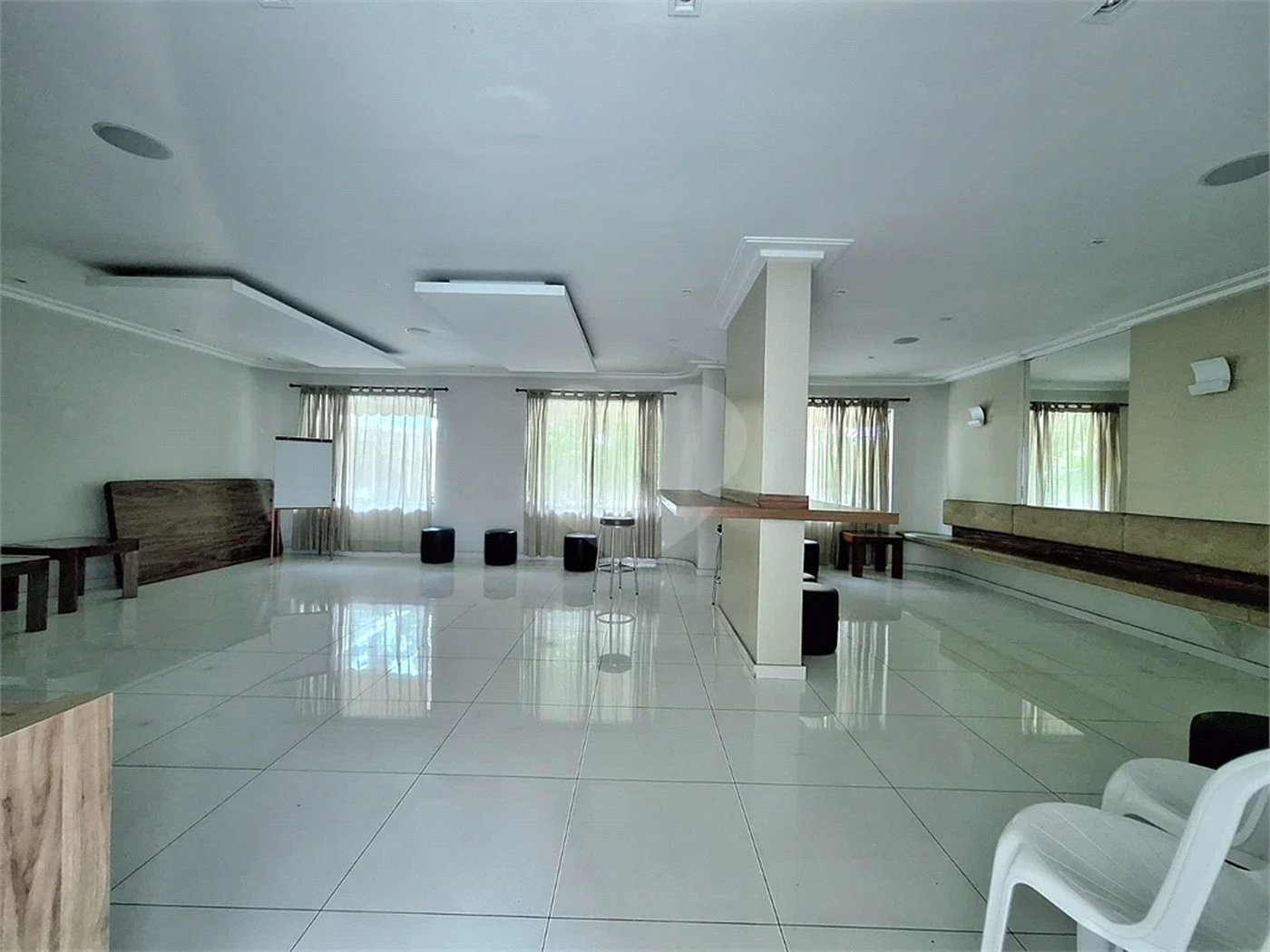 Apartamento com 130 m² , Bairro Saúde