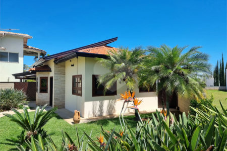 Casa à venda ou para alugar com 3 quartos, sendo 1 suíte, no condomínio Terras de Vinhedo, Vinhedo - SP