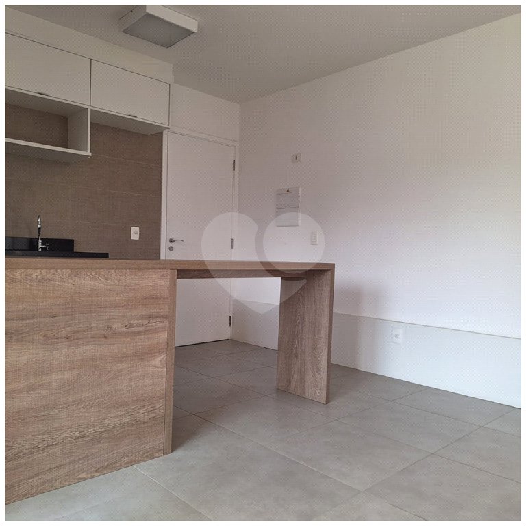 Excelente studio à venda, 45 m², novo, apresentando armários planejados, ar-condicionado e lazer total