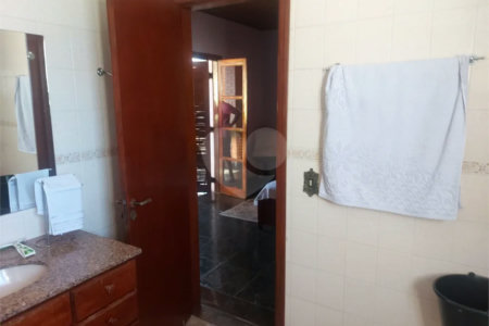 Casa à venda com 3 quartos, sendo 2 suítes,  em Capela, Vinhedo, SP