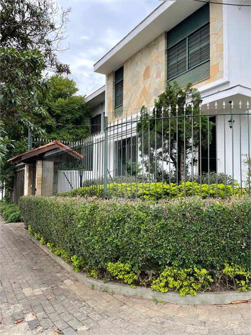 Sobrado à venda no Planalto Paulista c/330m2 - 3 Quartos/1 Suite/ 4 Vagas na garagem - Metrô S.Judas