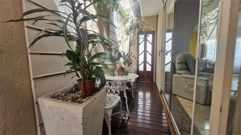 Casa térrea 280m² de terreno 3 dorms 1 suíte