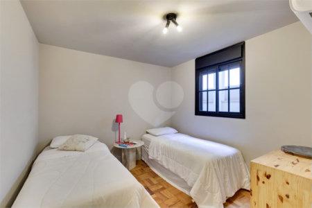 Casa de Vila à venda com 5 quartos, sendo 3 suítes, em Jardim Hípico, São Paulo, SP