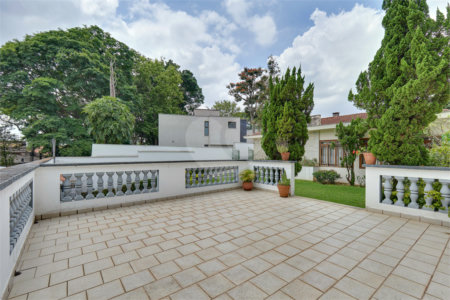Casa Térrea à venda com 4 quartos, sendo 2 suítes, em Alto da Boa Vista, São Paulo, SP