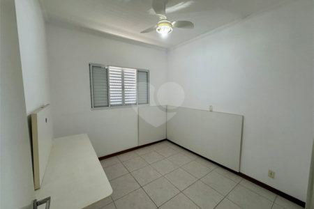 Casa á venda, com 3 dormitórios, no bairro Planalto paraíso em São Carlos.