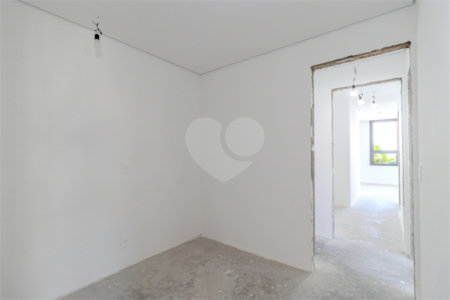 Apartamento à venda com 3 suítes em Campo Belo, São Paulo, SP