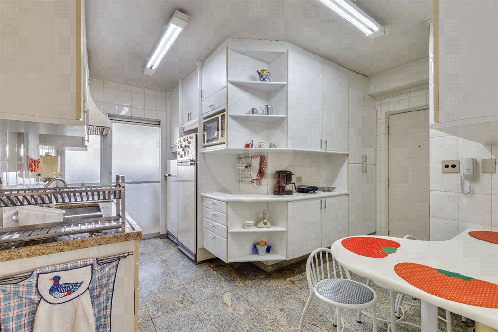 Apartamento à venda com 3 suítes em Campo Belo, São Paulo, SP