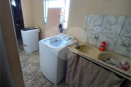 Sobrado com 3 dormitórios.