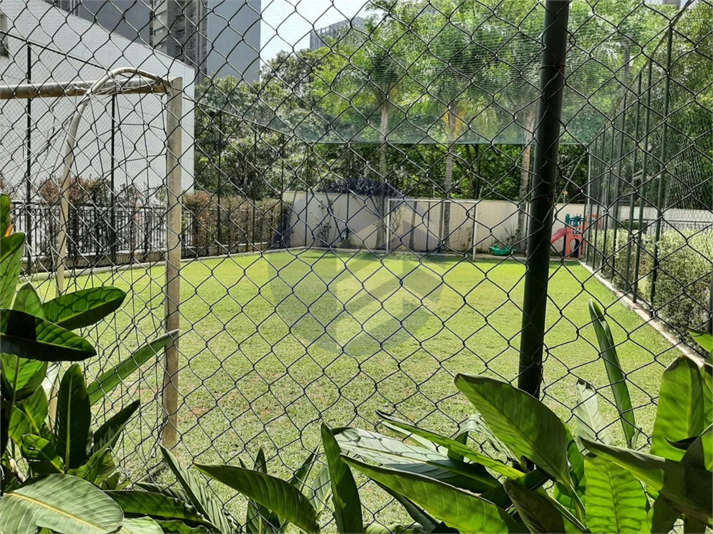 Apartamento à venda ou para alugar com 3 quartos, sendo 1 suíte, em Vila Suzana, São Paulo - SP