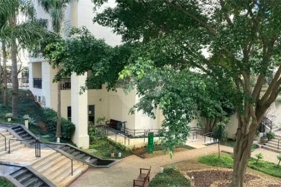 Excelente apartamento de 3 dormitórios, sendo uma Suíte e 2 vagas de garagem.