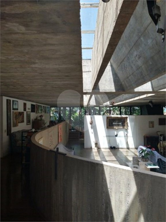 Casa Térrea à venda com 5 quartos, sendo 3 suítes, em Interlagos, São Paulo, SP