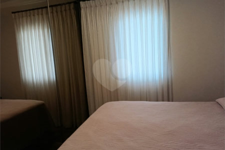 Apartamento na Região da Mooca. Excelente Localização com 3 Dormitórios sendo 1 Suíte e 2 Vagas de Garagem
