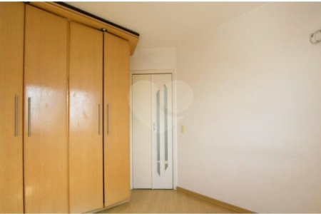 VENDA Apartamento de 55 m² | 2 dormitórios | Varanda | 1 Vaga Coberta – Bem Localizado - Mooca