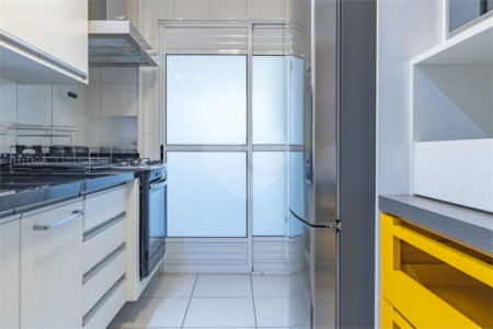APARTAMENTO PARA LOCAÇÃO COM 151M2 - 3 QUARTOS ( 2 SUÍTES ) - 3 VAGAS NO JARDIM AMÉRICA.