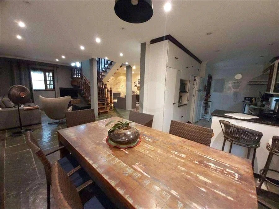 Casa à venda no Condomínio Vista Alegre Sede em Vinhedo/SP