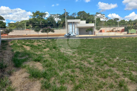Terreno no Condomínio Faixa Azul.