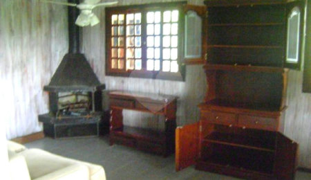 Casa à venda com 3 quartos, sendo 1 suíte, no condomínio Estância Marambaia, Vinhedo - SP
