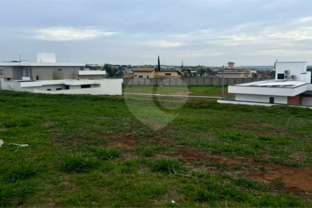 Terreno a venda no Condomínio Monte das Araucárias