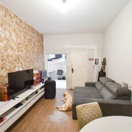 Apartamento á venda de 108m2 no Cond. Edifício Silvia a 350 metros da estação do metro Ana Rosa (linha azul e verde).