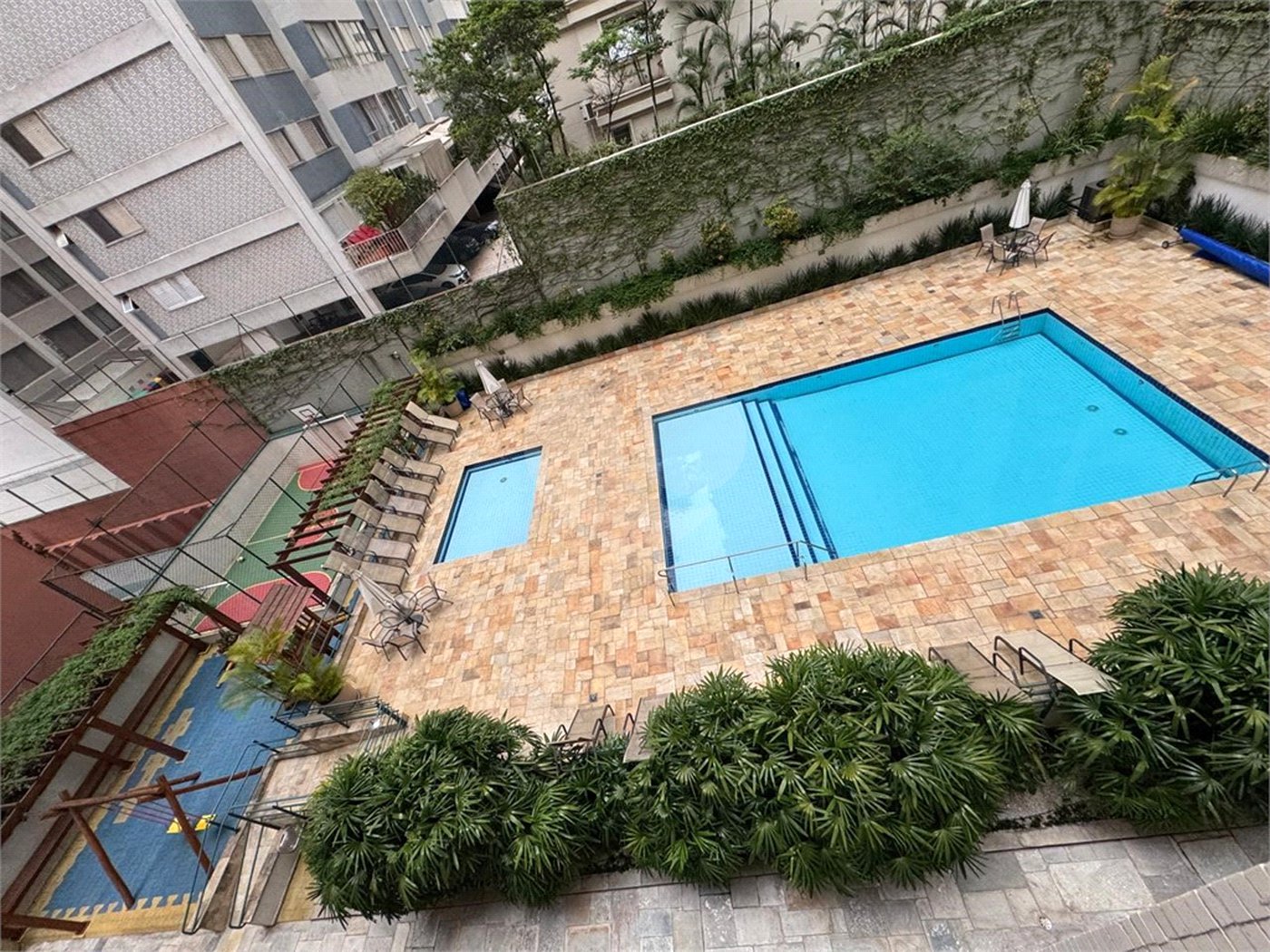 Apartamento à venda com 2 quartos e 3o reversível, no Baixo Jardins