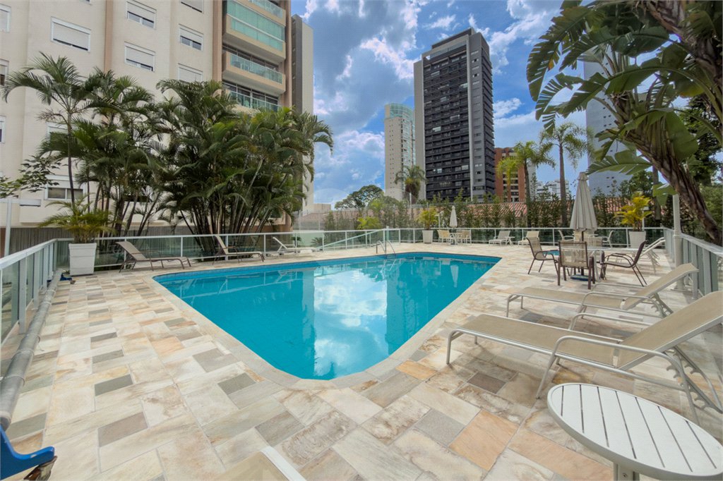 Apartamento com 205 metros no Campo Belo