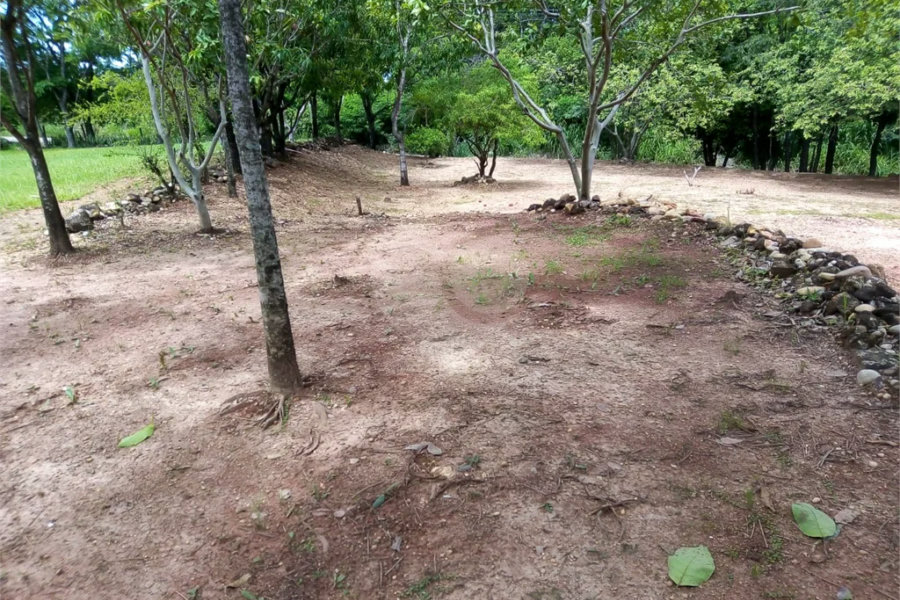 Chácara à venda na Avenida das Ondas em Piracicaba/SP.