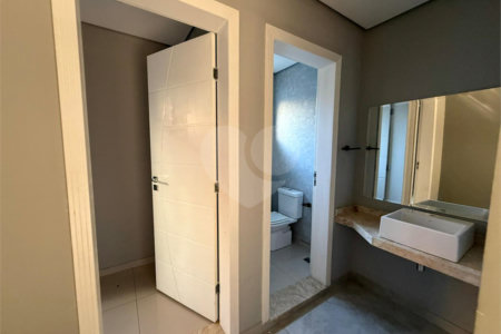 Casa alto padrão condomínio fechado em Atibaia com 4 suítes e ampla área de lazer, espaço gourmet, piscina, 6 vagas garagem